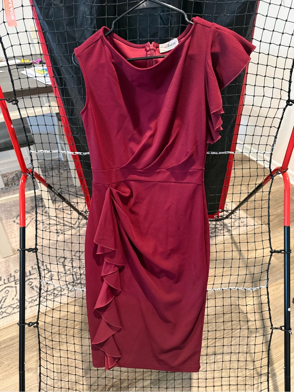 Elegant Women's Burgundy Ruffle Sheath Dress